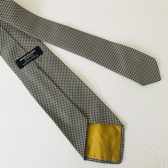 Books Brothers Men’s Tie - Picture 5 of 6